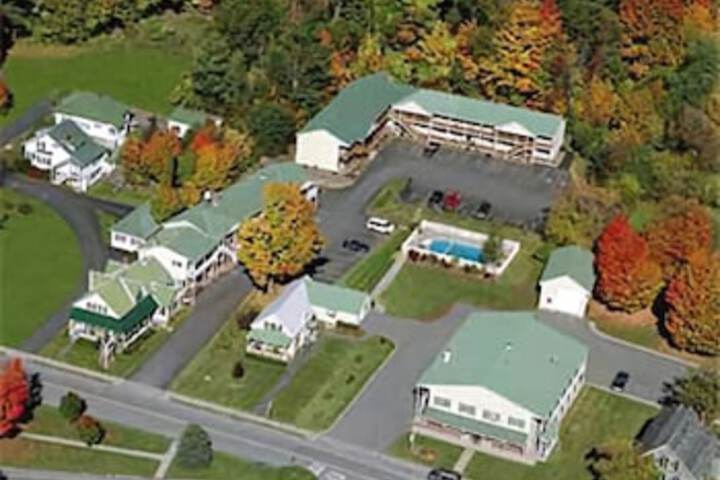 Ludlow Colonial Motel - thumb 4