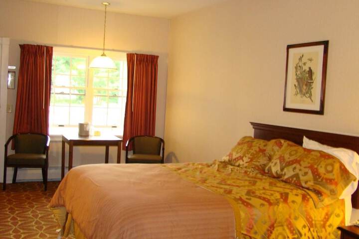 Ludlow Colonial Motel - thumb 6