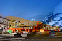 La Quinta Inn  Suites by Wyndham Mt. Laurel - Philadelphia