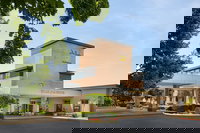 The Drake Oak Brook Autograph Collection