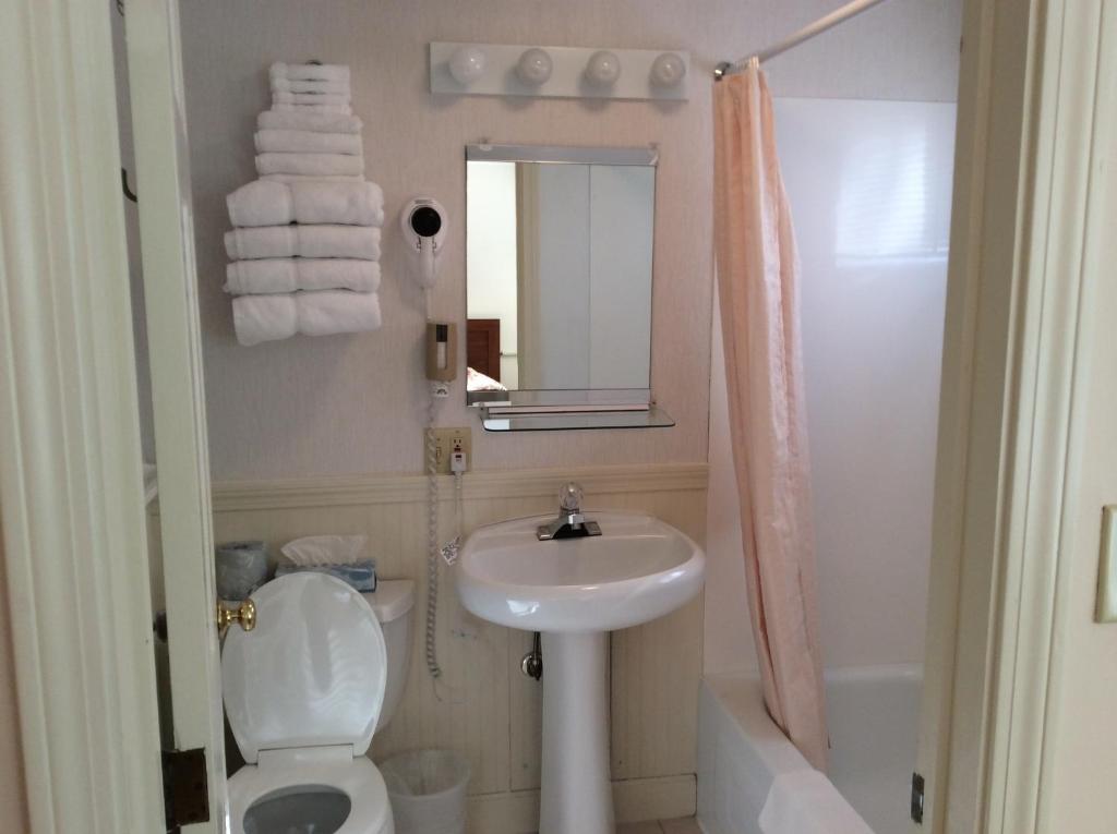 Midway Motel & Cottages - thumb 6