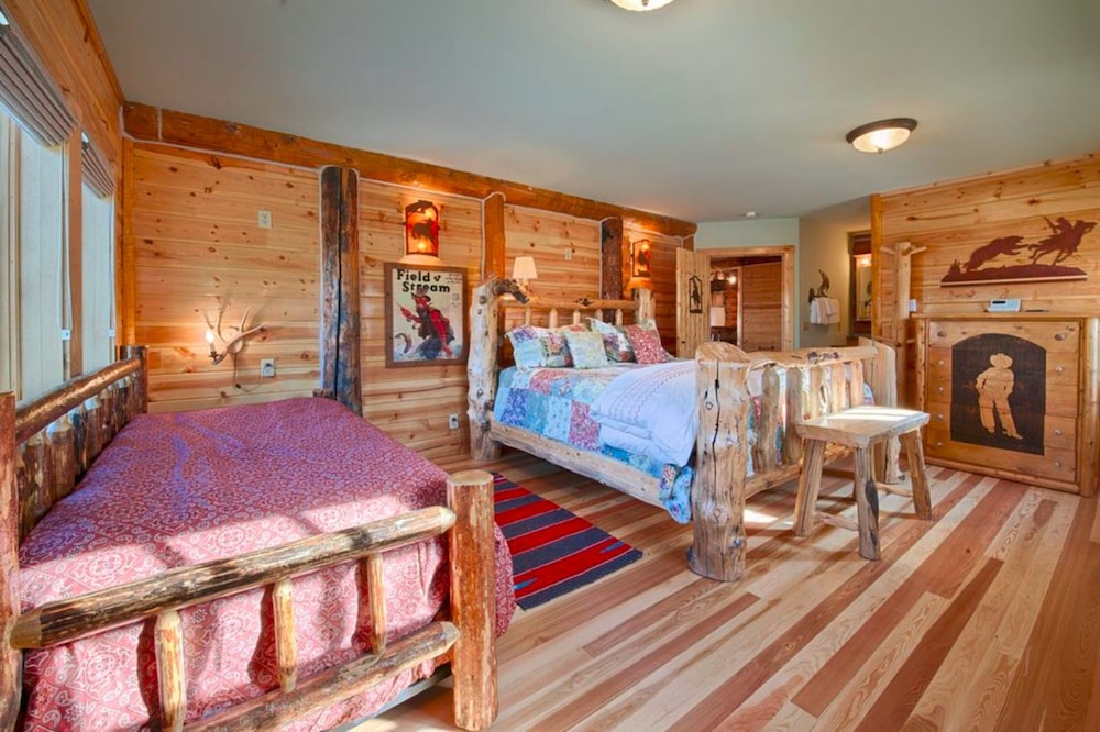 Macker's Cabin By JHRL - thumb 0