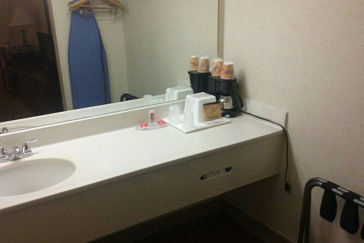 Econo Lodge - thumb 7