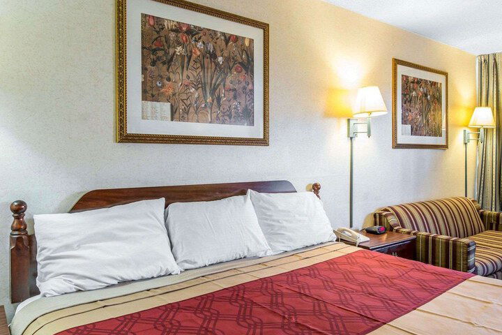 Econo Lodge - thumb 6