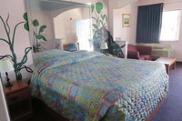 Travelers Inn and Suites Liberty