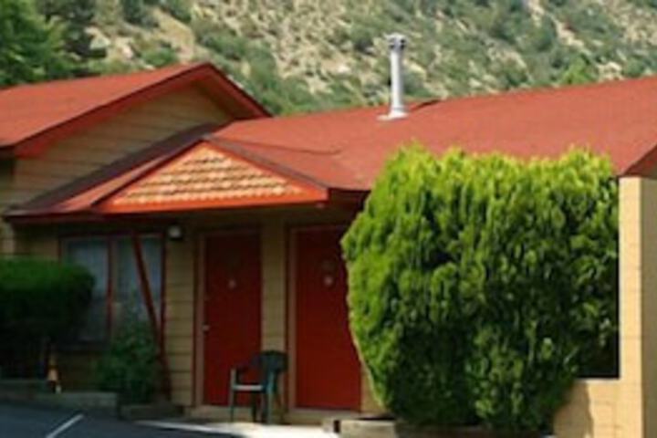 Caboose Motel - thumb 6
