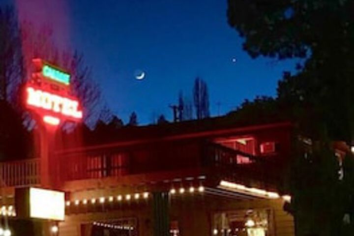 Caboose Motel - thumb 2