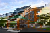 Courtyard by Marriott Cleveland Airport South