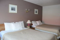 Woodlands Inn  Suites