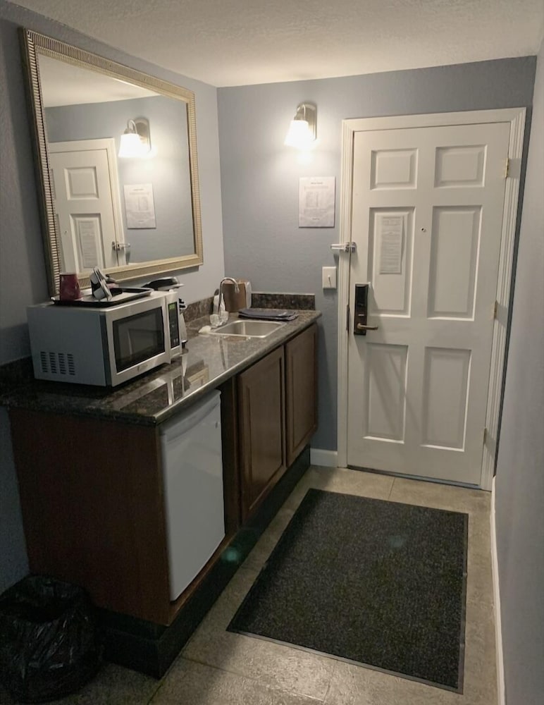 Rumorz Neighborhood Hideaway - thumb 4