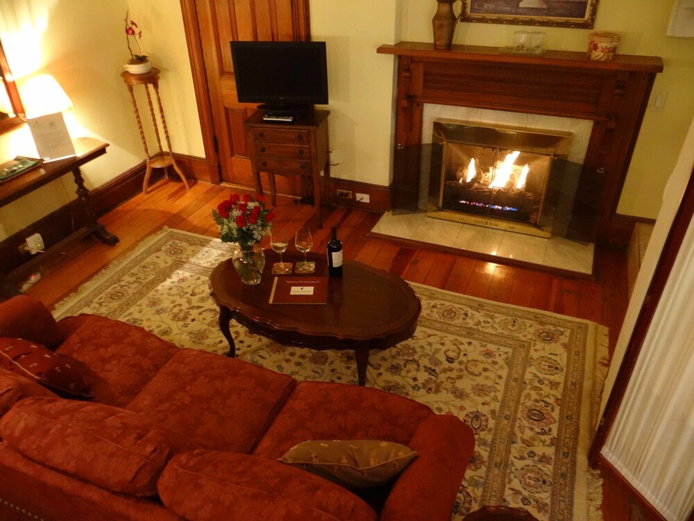 Engadine Inn & Cabins - thumb 5