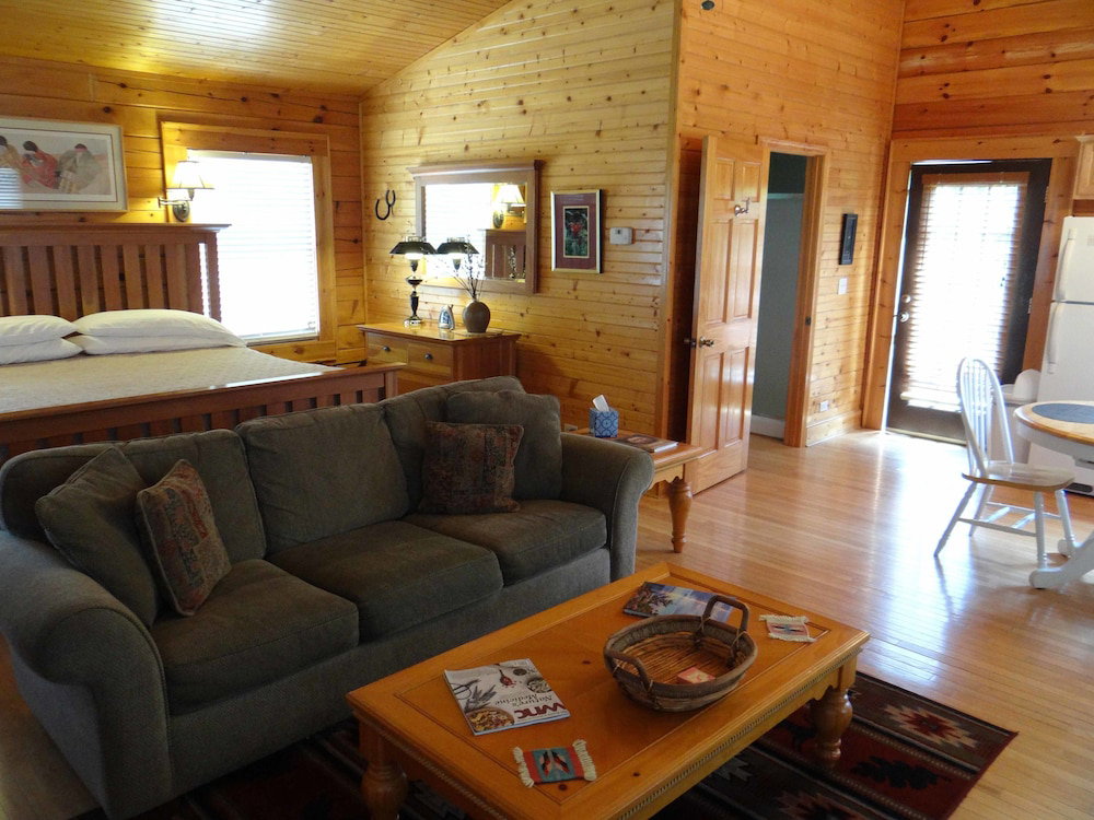Engadine Inn & Cabins - thumb 0