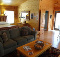 Engadine Inn  Cabins - Accommodation Rooms