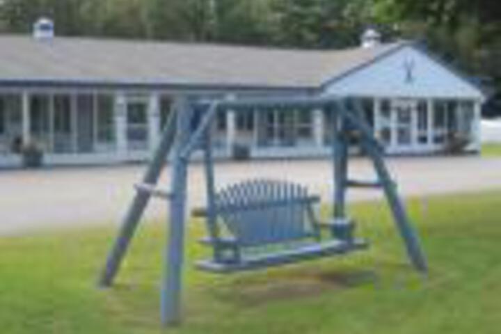 North Colony Motel & Cottages - thumb 0