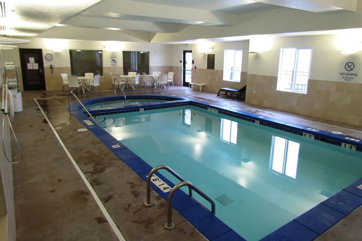 Heartland Inn And Suites - thumb 2