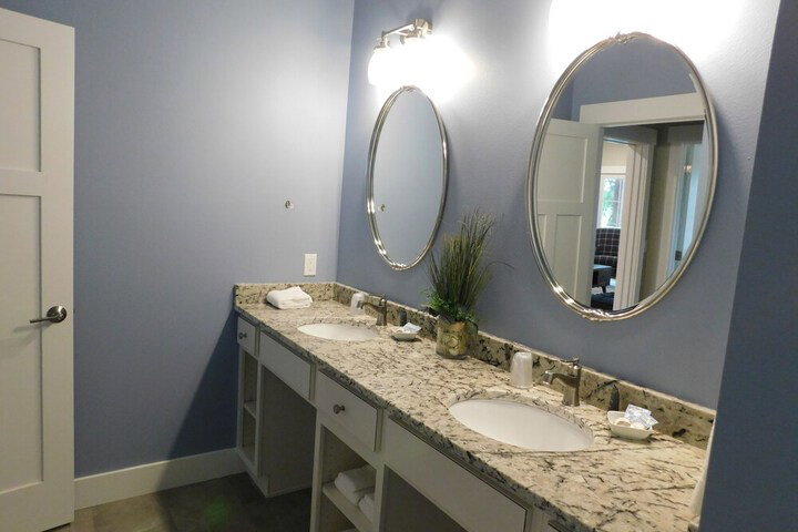 Quarterdeck Resort & Restaurant - thumb 7