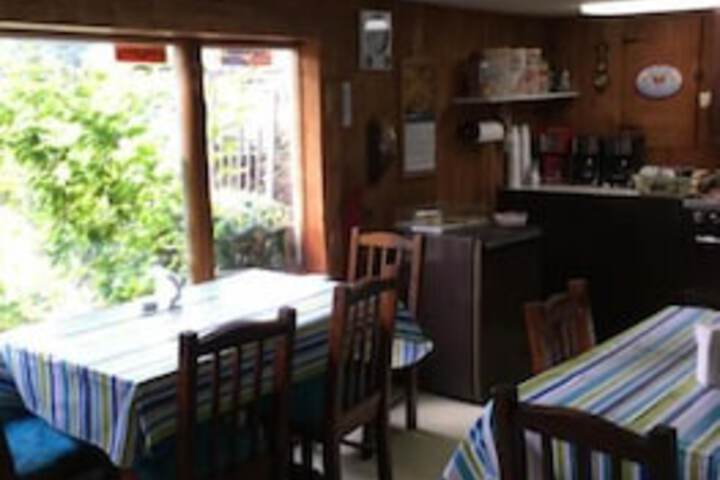 Cave Mountain Motel - thumb 7