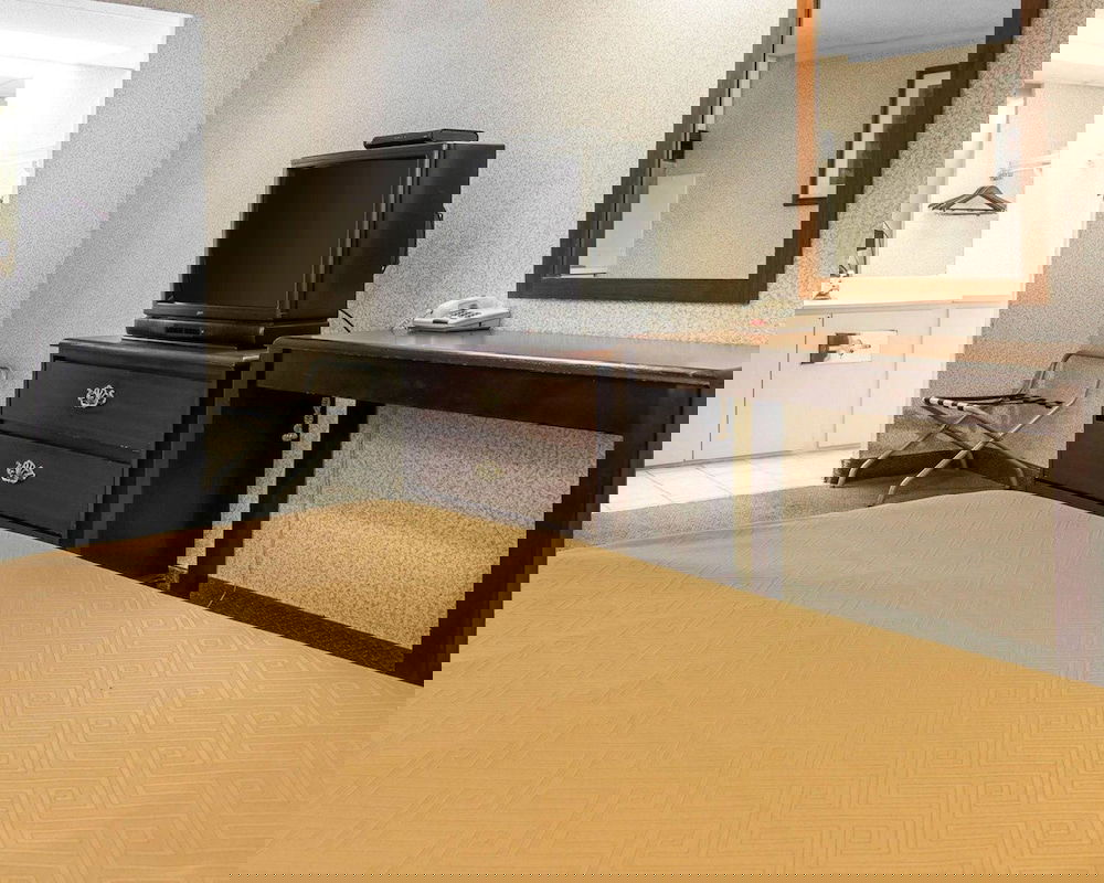 Rodeway Inn - thumb 2