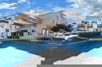 Econo Lodge And Suites