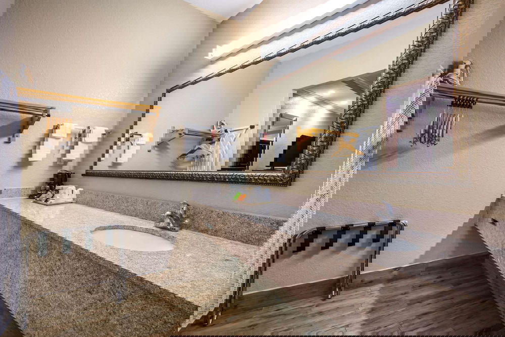 Econo Lodge And Suites - thumb 6