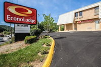 Econo Lodge Biltmore