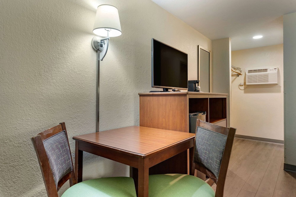 Econo Lodge - thumb 4