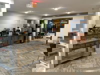 Super 8 by Wyndham Meridian