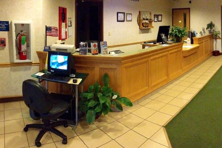 Super 8 By Wyndham Ava - thumb 5