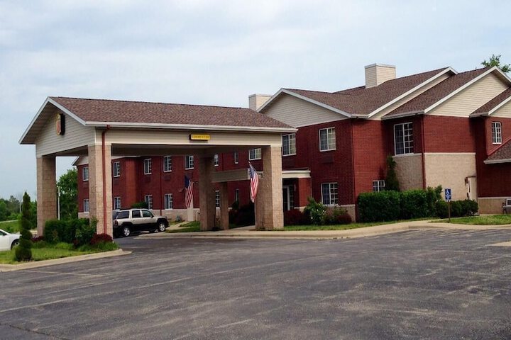 Super 8 By Wyndham Ava - thumb 1