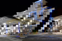 Leslie Mi Accommodation Rooms