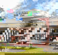 Holiday Inn Express  Suites Ashland an IHG Hotel - Accommodation Rooms