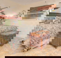 Holiday Villas III by Teeming Vacation Rentals - Accommodation Rooms