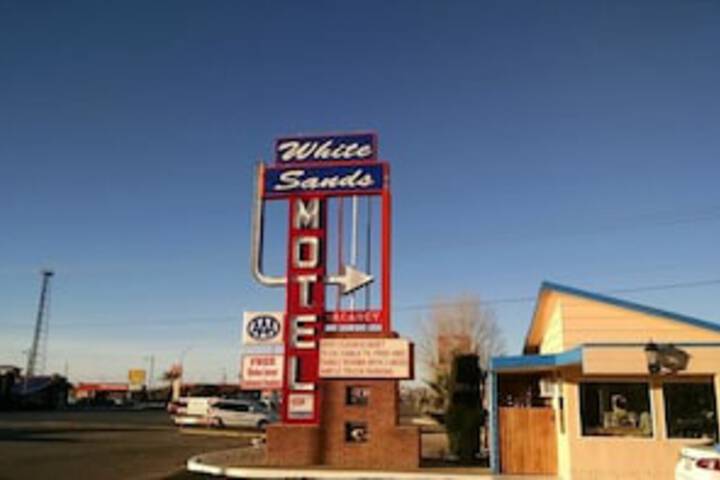 White Sands Motel - thumb 0