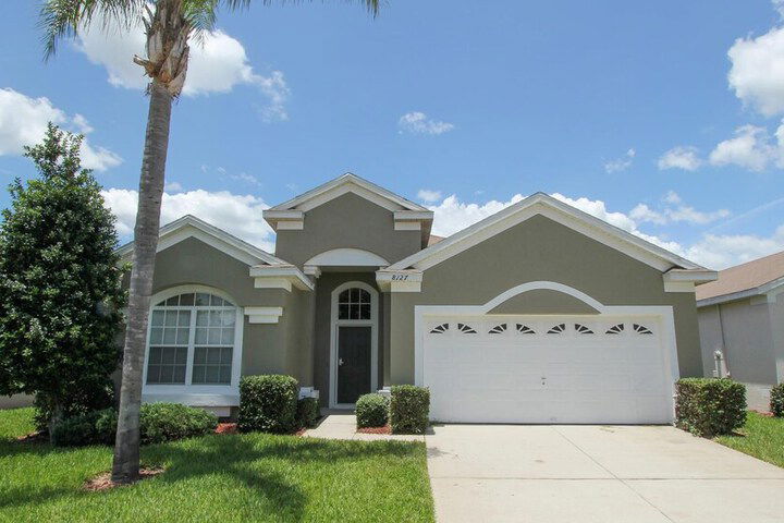 8127 Fan Palm Way - thumb 1