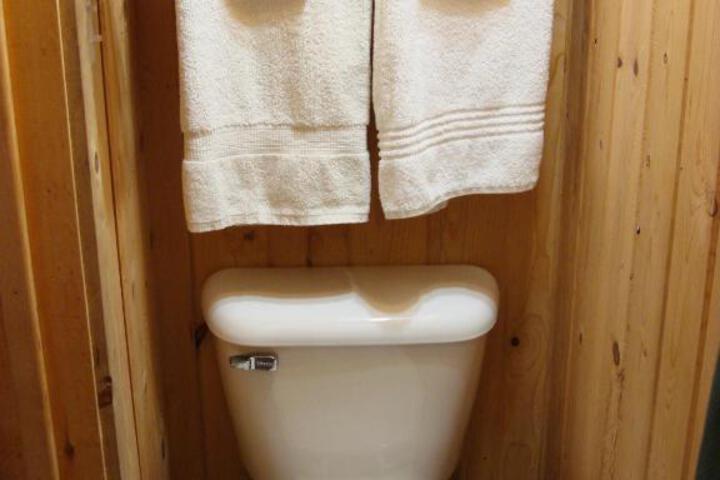 Retreat Lodge & Cabins At Mt. Peale Animal Sanctuary & Healing Center - thumb 3