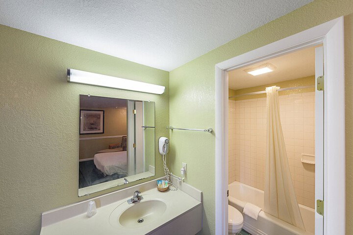 Rodeway Inn - thumb 7