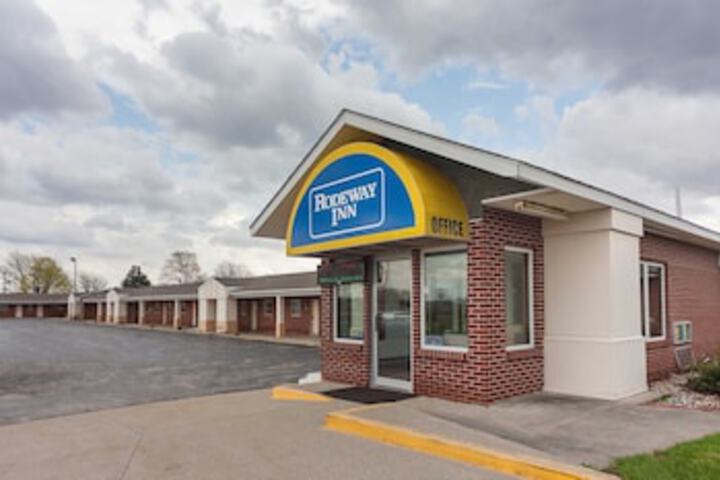 Rodeway Inn - thumb 0