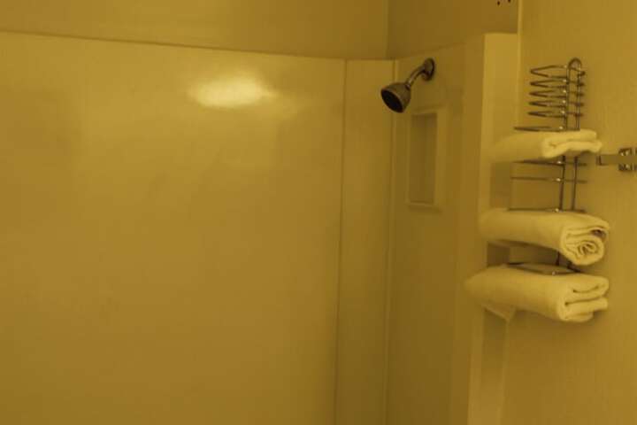 Rodeway Inn - thumb 2