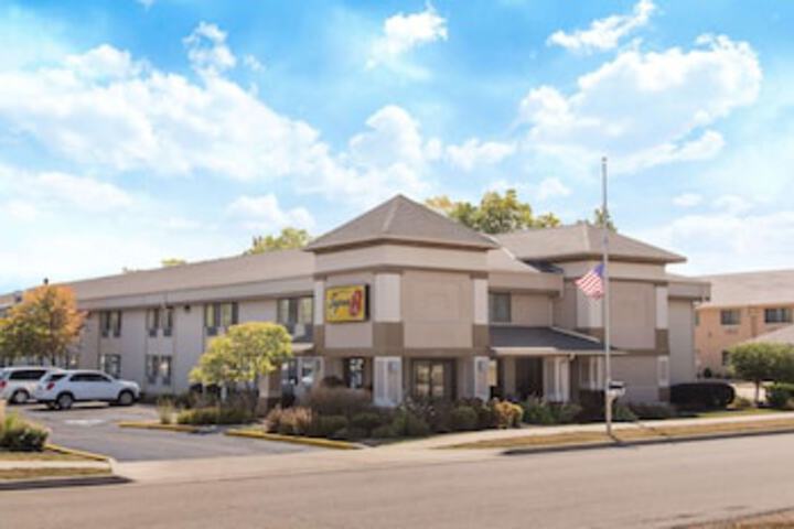 Super 8 By Wyndham Beloit - thumb 0