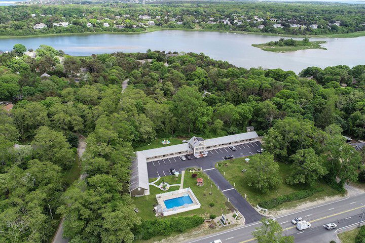 Eagle Wing Inn - Cape Cod - thumb 2