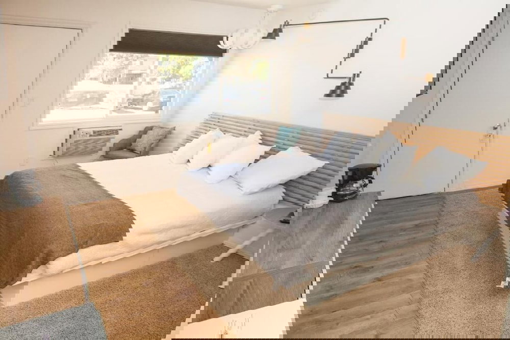 Monarch Motel - thumb 2