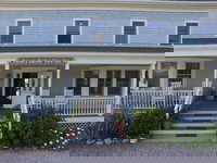 Payne's Harbor View Inn