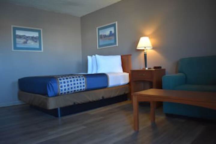 Rodeway Inn - thumb 0