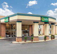 Quality Inn  Suites Apex - Holly Springs - Accommodation Rooms