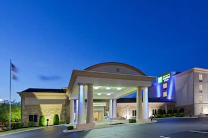 Holiday Inn Express Hotel & Suites Christiansburg, An IHG Hotel - thumb 0