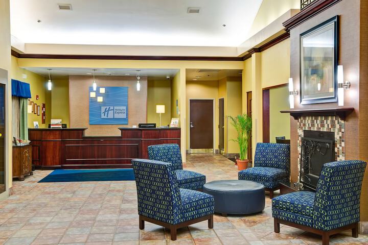 Holiday Inn Express Hotel & Suites Christiansburg, An IHG Hotel - thumb 3