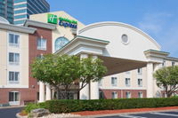 Holiday Inn Express Tower Center an IHG Hotel