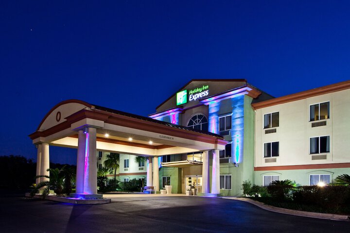 Holiday Inn Express Hotel & Suites LIVE OAK, An IHG Hotel - thumb 3