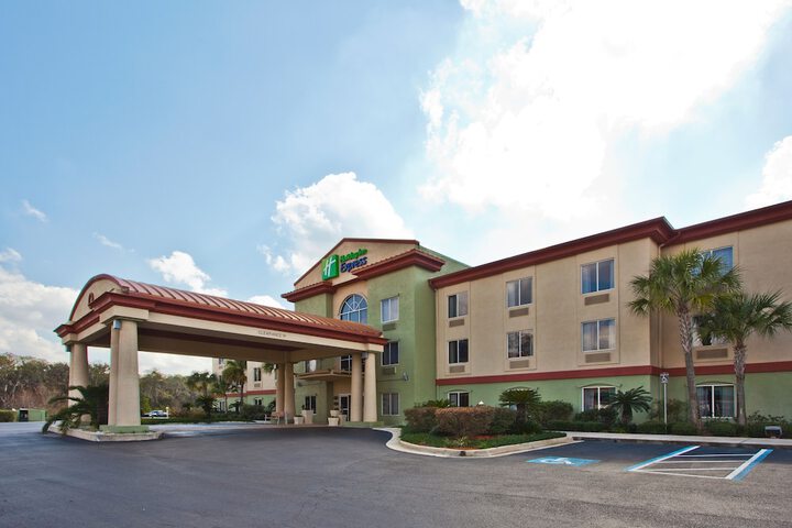 Holiday Inn Express Hotel & Suites LIVE OAK, An IHG Hotel - thumb 1