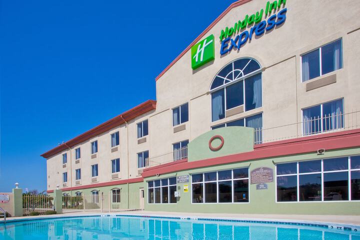 Holiday Inn Express Hotel & Suites LIVE OAK, An IHG Hotel - thumb 7